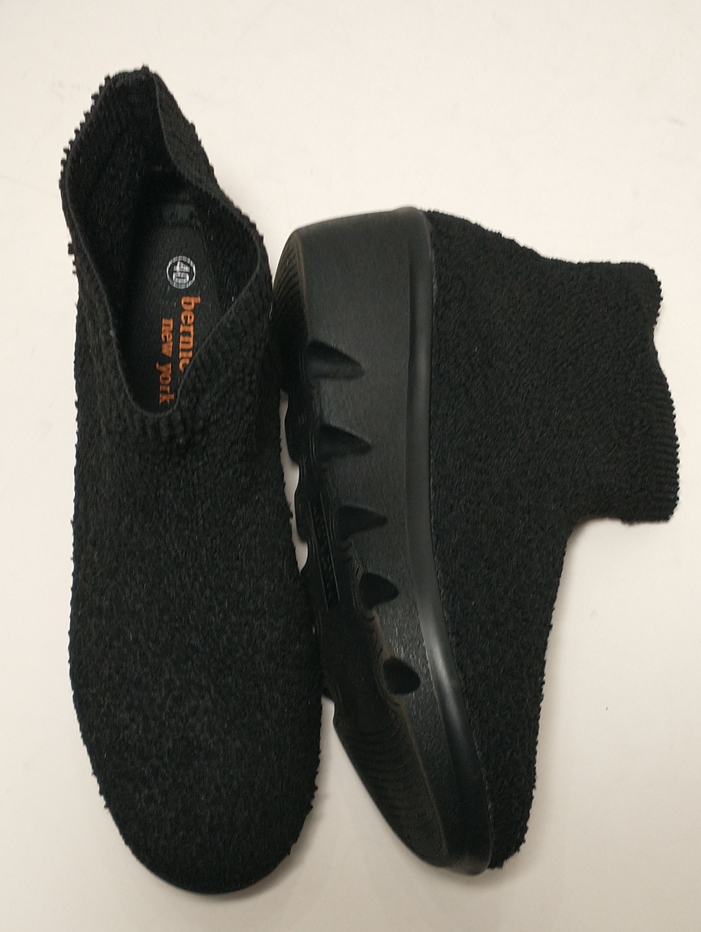 LIKE NEW Bernie Mev Camryn Black Textured Knit Wedge Bootie, Euro 40,US 9, Artsy